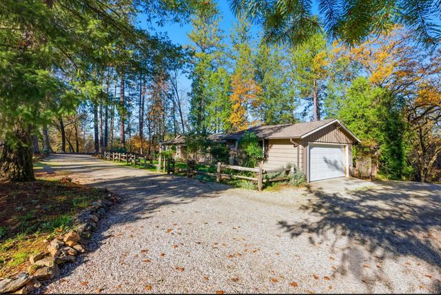 945 Acacia Dr, Meadow Vista, CA 95722