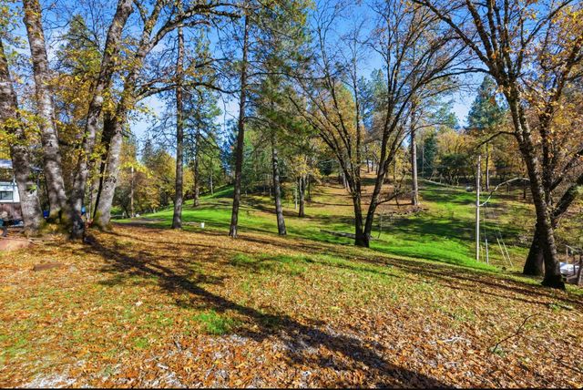 945 Acacia Dr, Meadow Vista, CA 95722