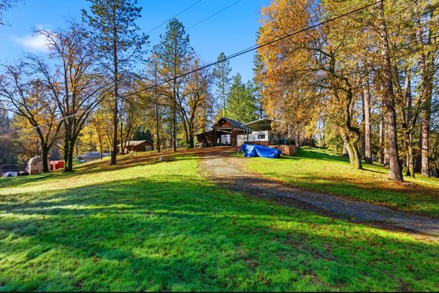 945 Acacia Dr, Meadow Vista, CA 95722