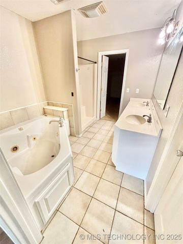 1501 N Broadway Street, Stigler, OK 74462