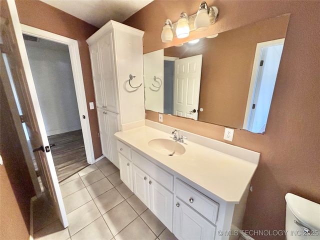 1501 N Broadway Street, Stigler, OK 74462