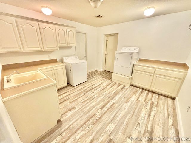 1501 N Broadway Street, Stigler, OK 74462