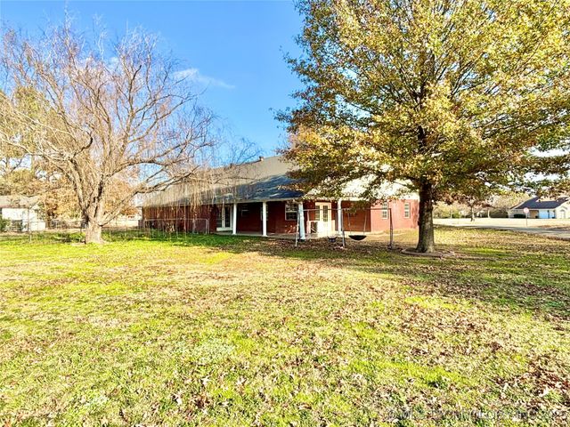 1501 N Broadway Street, Stigler, OK 74462