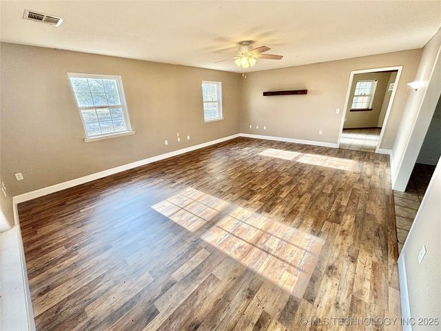 1501 N Broadway Street, Stigler, OK 74462