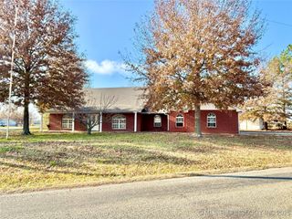 1501 N Broadway Street, Stigler, OK 74462