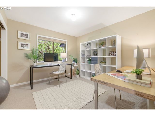 5011 Sw FAIRHAVEN Dr, Portland, OR 97221