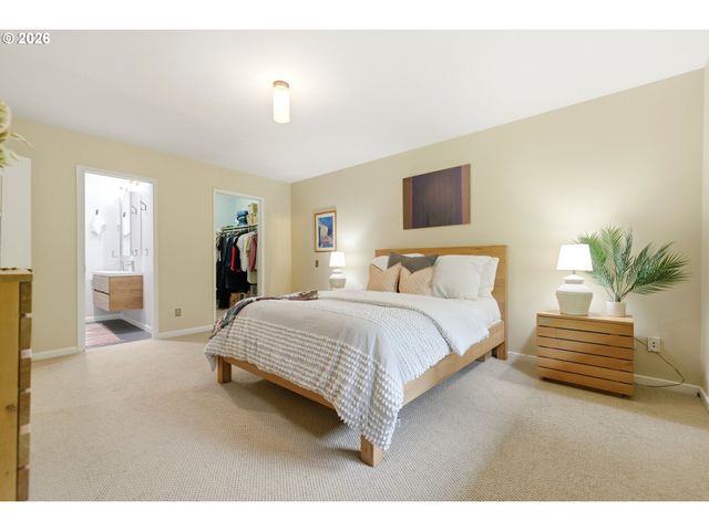 5011 Sw FAIRHAVEN Dr, Portland, OR 97221