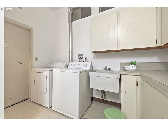 5011 Sw FAIRHAVEN Dr, Portland, OR 97221