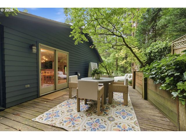 5011 Sw FAIRHAVEN Dr, Portland, OR 97221