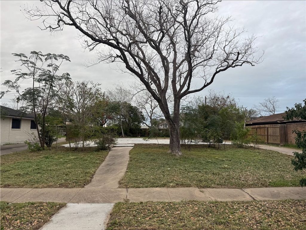 4510 Stonegate Way, Corpus Christi, TX 78411 — exterior