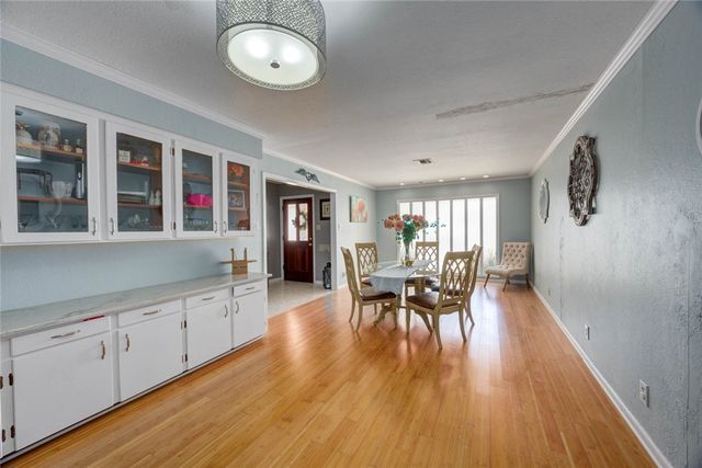 733 Bradshaw Dr, Corpus Christi, TX 78412