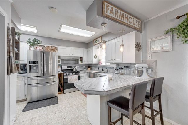 733 Bradshaw Dr, Corpus Christi, TX 78412