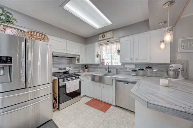 733 Bradshaw Dr, Corpus Christi, TX 78412