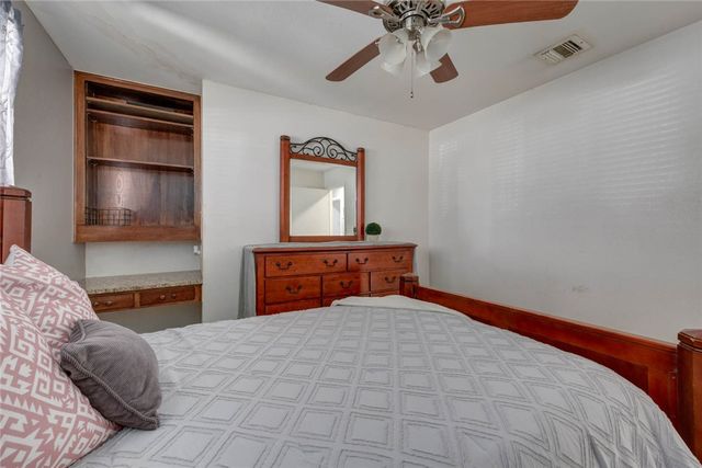 733 Bradshaw Dr, Corpus Christi, TX 78412