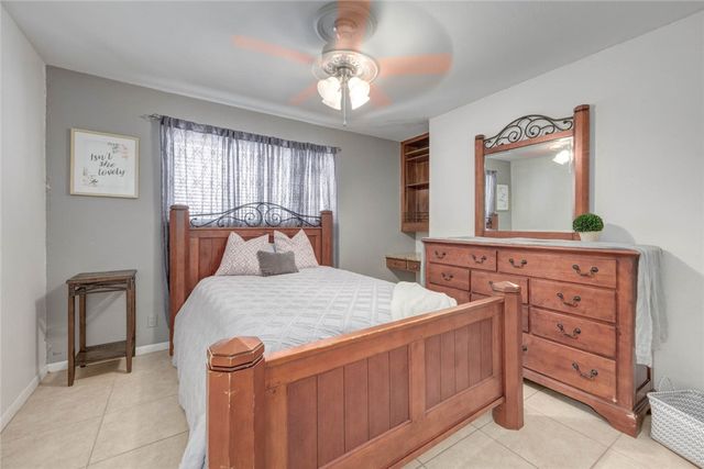 733 Bradshaw Dr, Corpus Christi, TX 78412