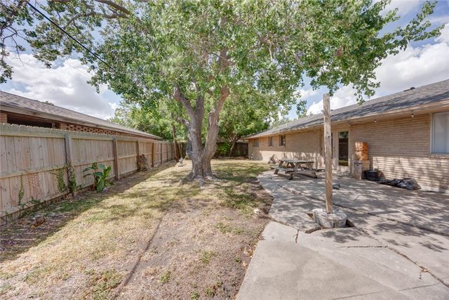 733 Bradshaw Dr, Corpus Christi, TX 78412