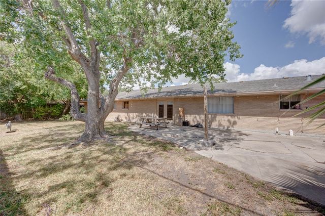 733 Bradshaw Dr, Corpus Christi, TX 78412