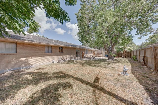 733 Bradshaw Dr, Corpus Christi, TX 78412