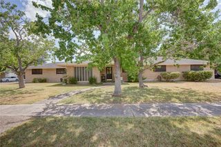 733 Bradshaw Dr, Corpus Christi, TX 78412