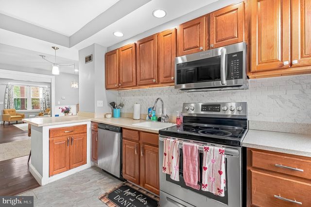 2831 LAKE AVE, Baltimore, MD 21213