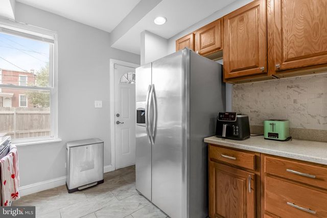 2831 LAKE AVE, Baltimore, MD 21213