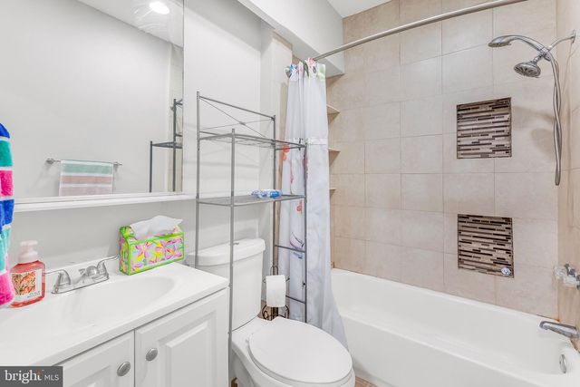 2831 LAKE AVE, Baltimore, MD 21213