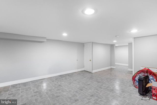 2831 LAKE AVE, Baltimore, MD 21213