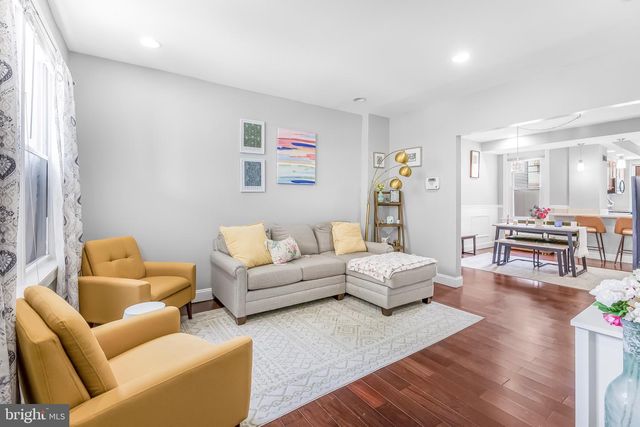 2831 LAKE AVE, Baltimore, MD 21213