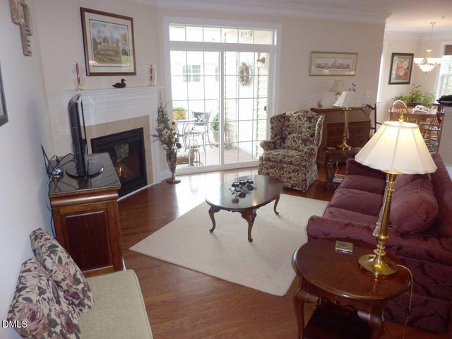 10400 Rosegate Court 302, Raleigh, NC 27617