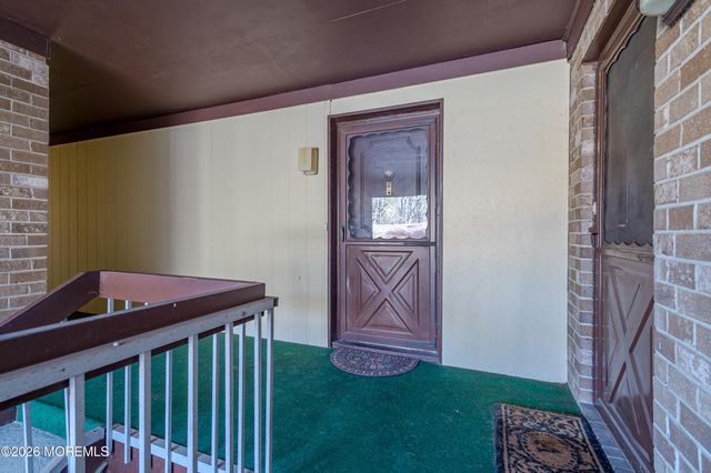 177 Amberly Drive H, Manalapan, NJ 07726