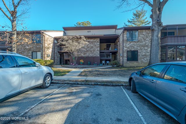 177 Amberly Drive H, Manalapan, NJ 07726
