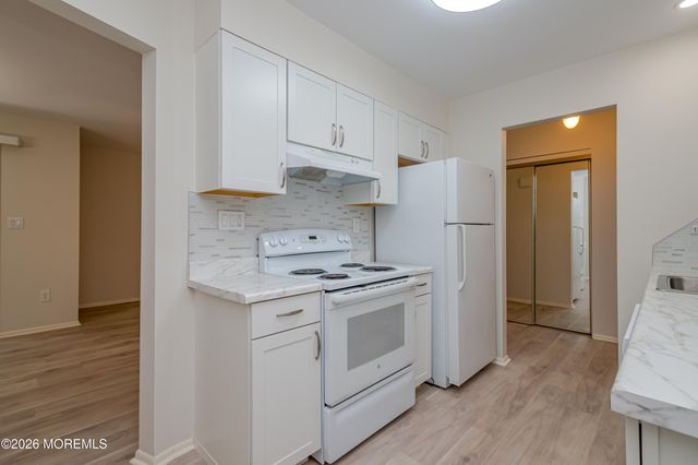 177 Amberly Drive H, Manalapan, NJ 07726