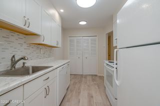 177 Amberly Drive H, Manalapan, NJ 07726