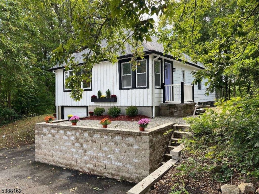 203 Howard Blvd, Mount Arlington Boro, NJ 07856