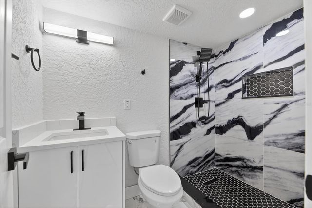 9608 N ASTER AVENUE, Tampa, FL 33612