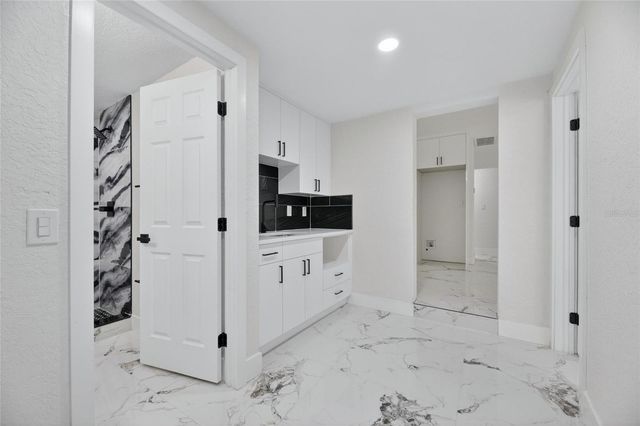 9608 N ASTER AVENUE, Tampa, FL 33612