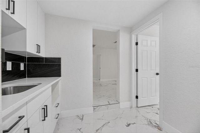 9608 N ASTER AVENUE, Tampa, FL 33612