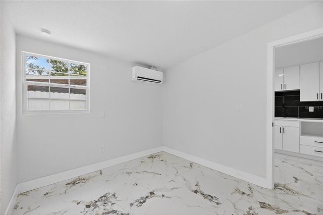 9608 N ASTER AVENUE, Tampa, FL 33612