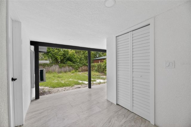 9608 N ASTER AVENUE, Tampa, FL 33612