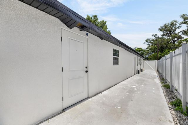 9608 N ASTER AVENUE, Tampa, FL 33612