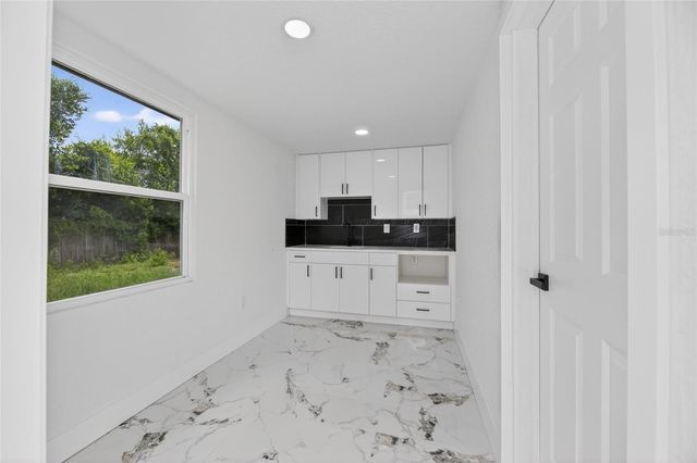 9608 N ASTER AVENUE, Tampa, FL 33612