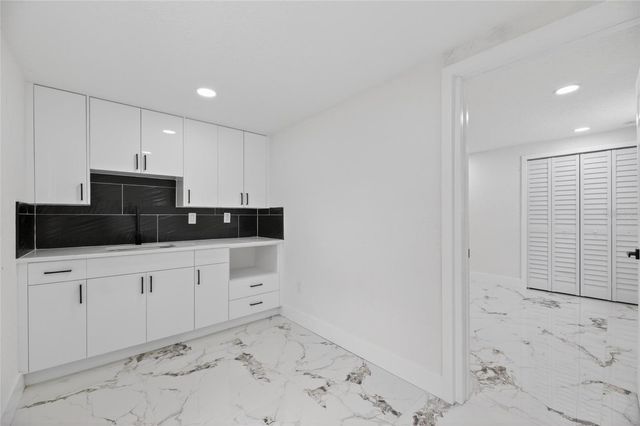 9608 N ASTER AVENUE, Tampa, FL 33612