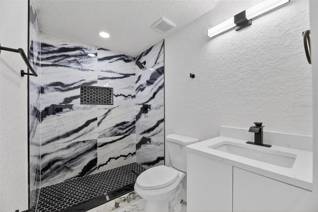 9608 N ASTER AVENUE, Tampa, FL 33612