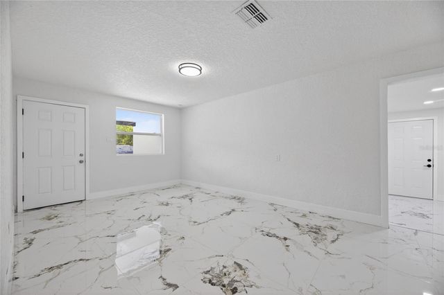 9608 N ASTER AVENUE, Tampa, FL 33612