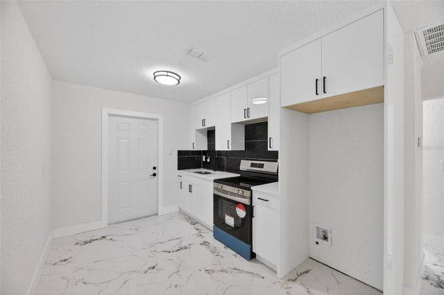 9608 N ASTER AVENUE, Tampa, FL 33612