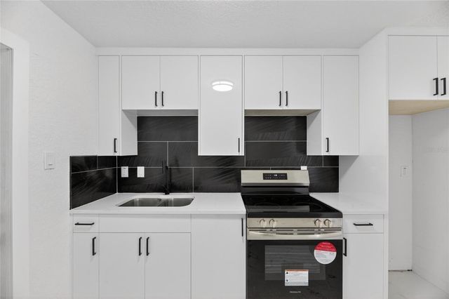 9608 N ASTER AVENUE, Tampa, FL 33612