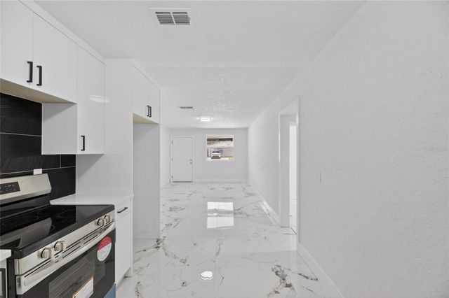 9608 N ASTER AVENUE, Tampa, FL 33612
