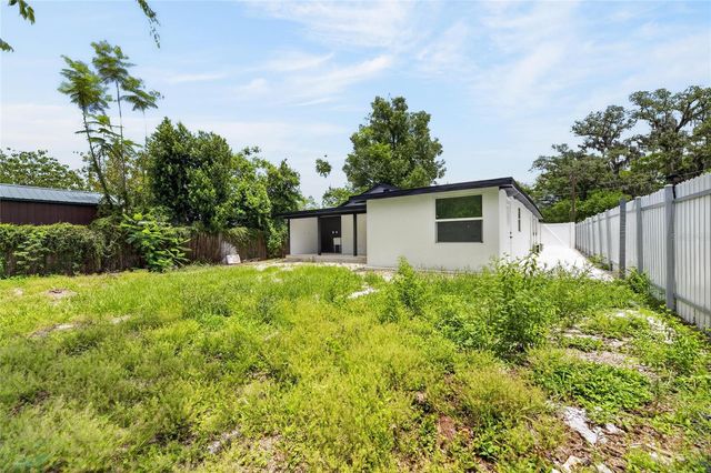 9608 N ASTER AVENUE, Tampa, FL 33612