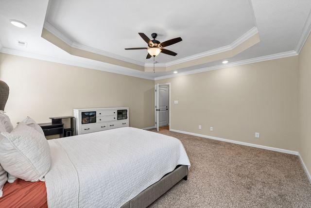 521 Castle Pinckney Ln, Clarksville, TN 37042