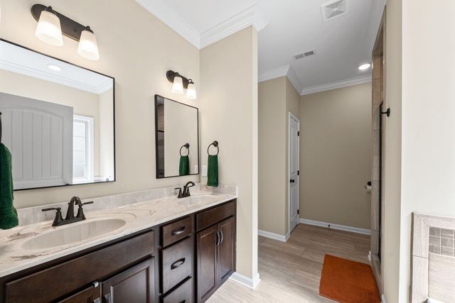 521 Castle Pinckney Ln, Clarksville, TN 37042